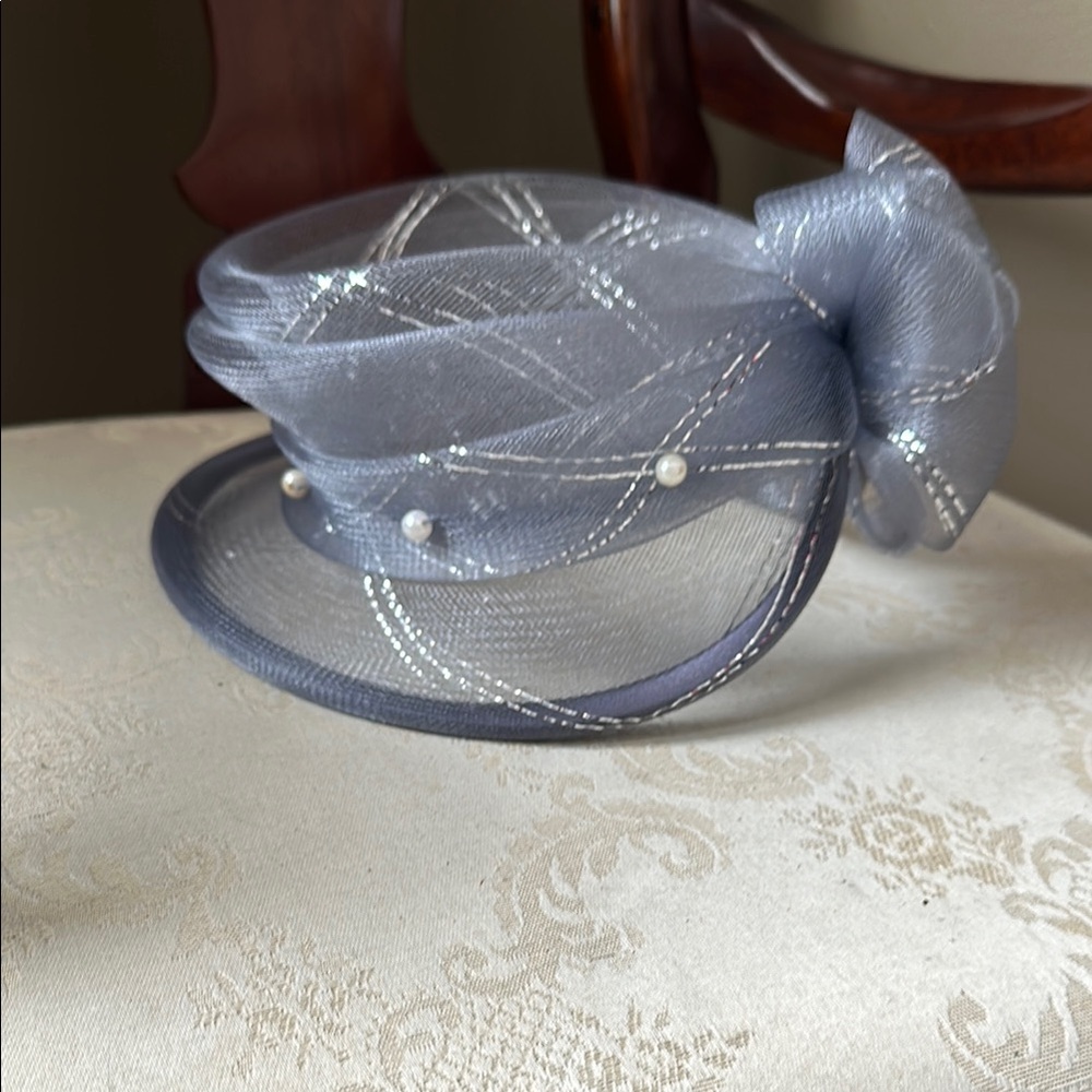 1940s-50s vintage silver tulle hat with bow and faux white pearl beads